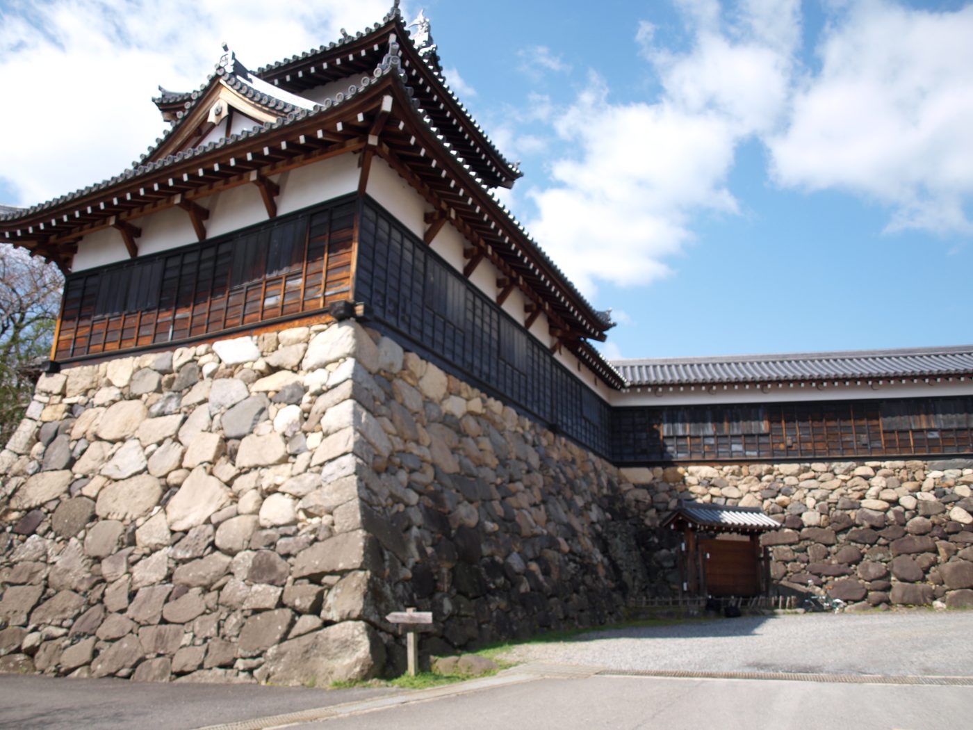 大和郡山城の追手向櫓と石垣